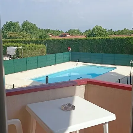 Apartment Pool *